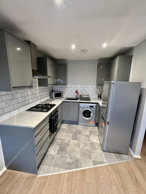 Appartamento Immaculate 2 Bed Flat With Free Parking! Watford  Esterno foto
