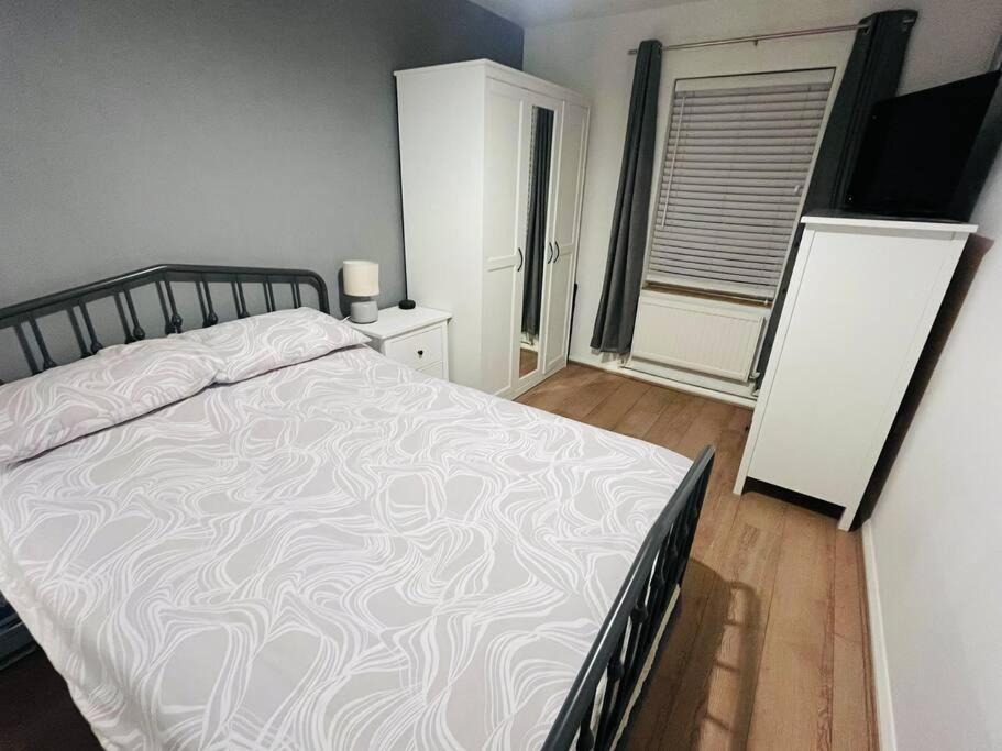 Appartamento Immaculate 2 Bed Flat With Free Parking! Watford  Esterno foto